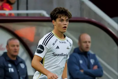 موهبة نرويجية صاعدة.. أستون فيلا يتفوق على سيتي وأرسنال في سباق ضم سفيري نيبان